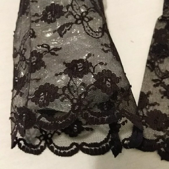 Black Lace Fingerless Gloves Gothic Wedding Gloves - Picture 3 of 9